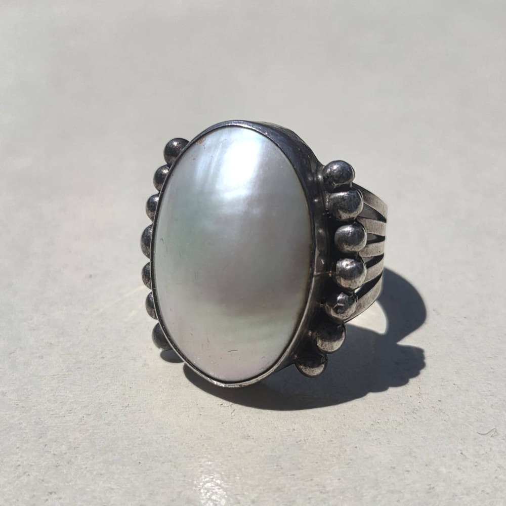 Chunky Nakai Sterling Silver Mother of Pearl Ring Size 7.5 White Southwest